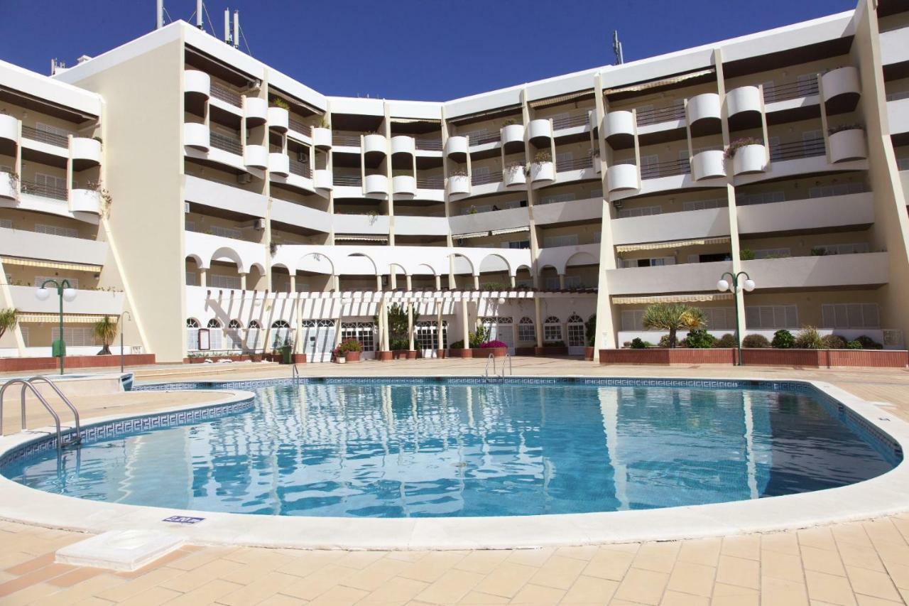 Ramos Palmeira Gale: Beachside With Pool And Smart Amenities
