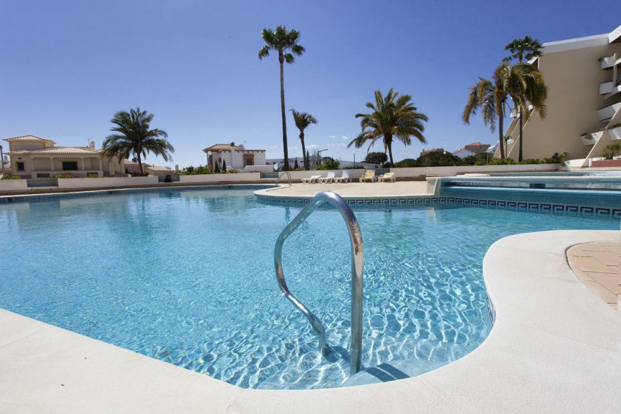 Apartment Ramos Palmeira Gale: Beachside With Pool And Smart Amenities *